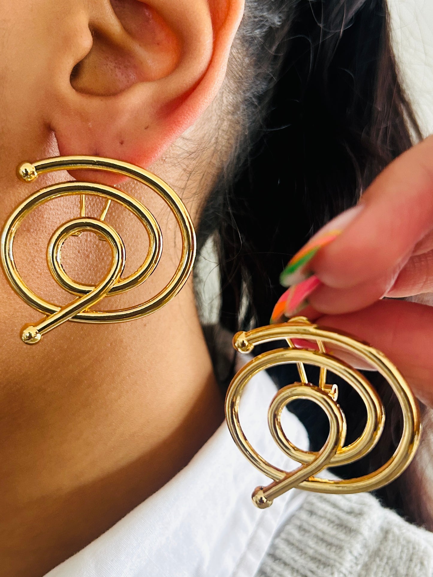 Boucle d'oreille fantaisie dorée