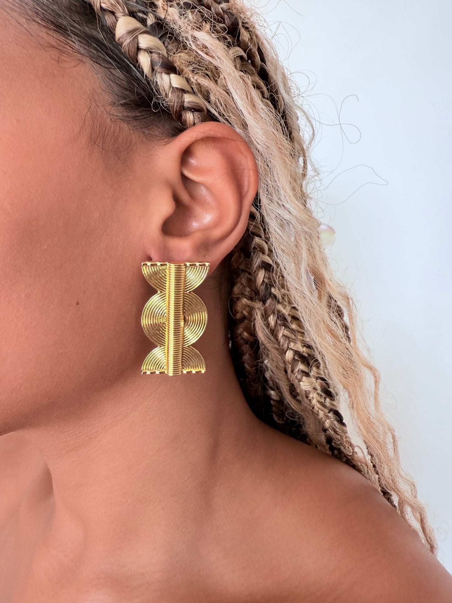 Boucle d'oreille fantaisie dorée