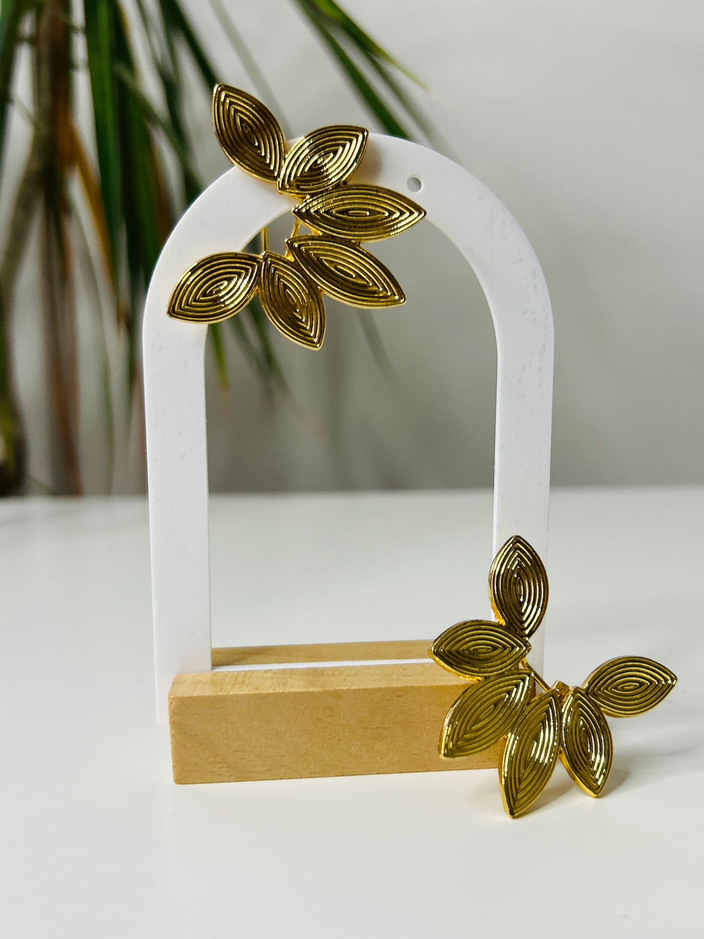 Boucle d'oreille fantaisie feuilles dorées
