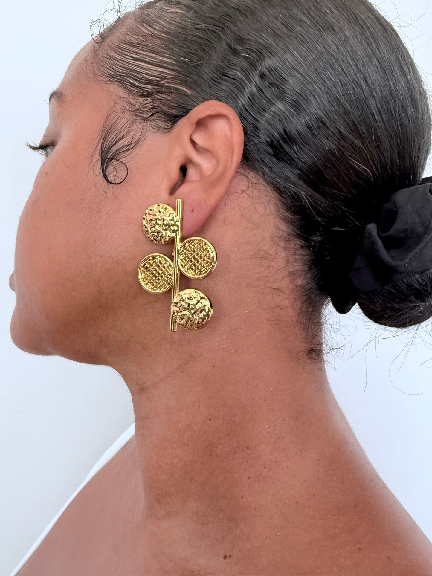 Boucle d'oreille fantaisie dorée