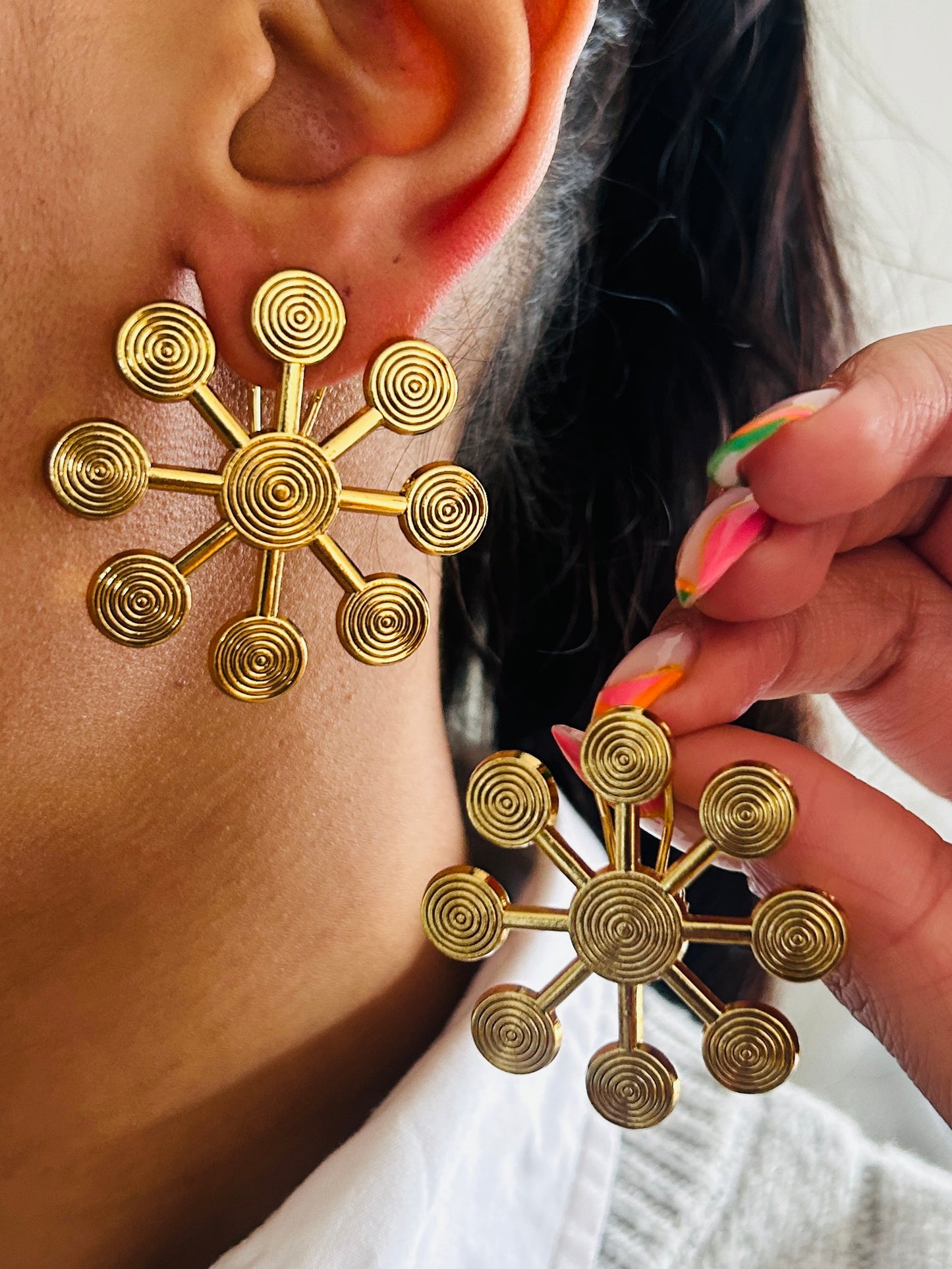 Boucle d'oreille fantaisie dorée
