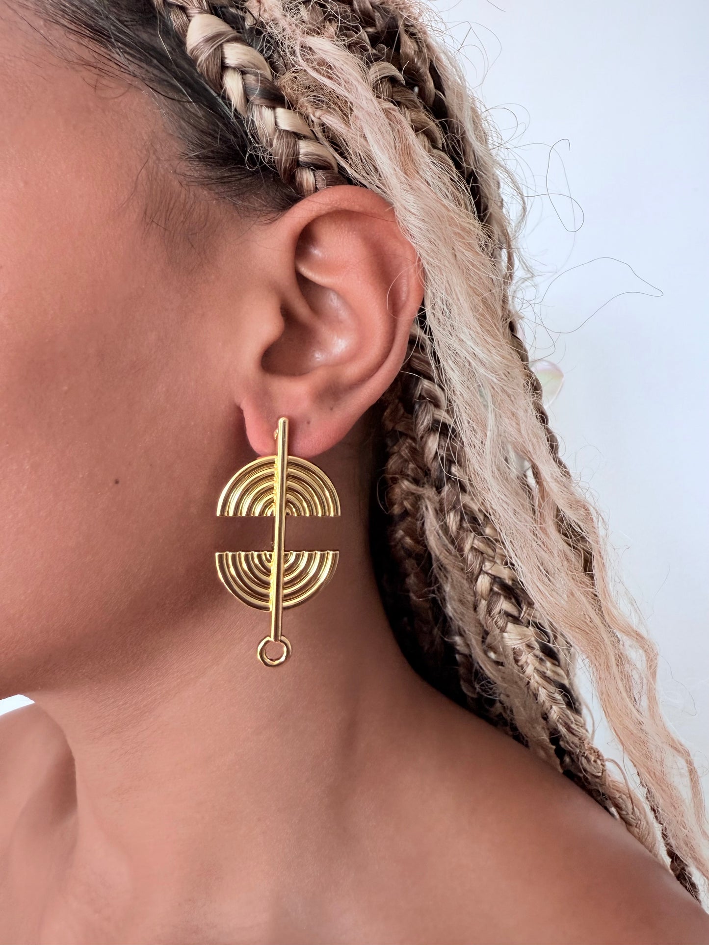 Boucle d'oreille fantaisie dorée
