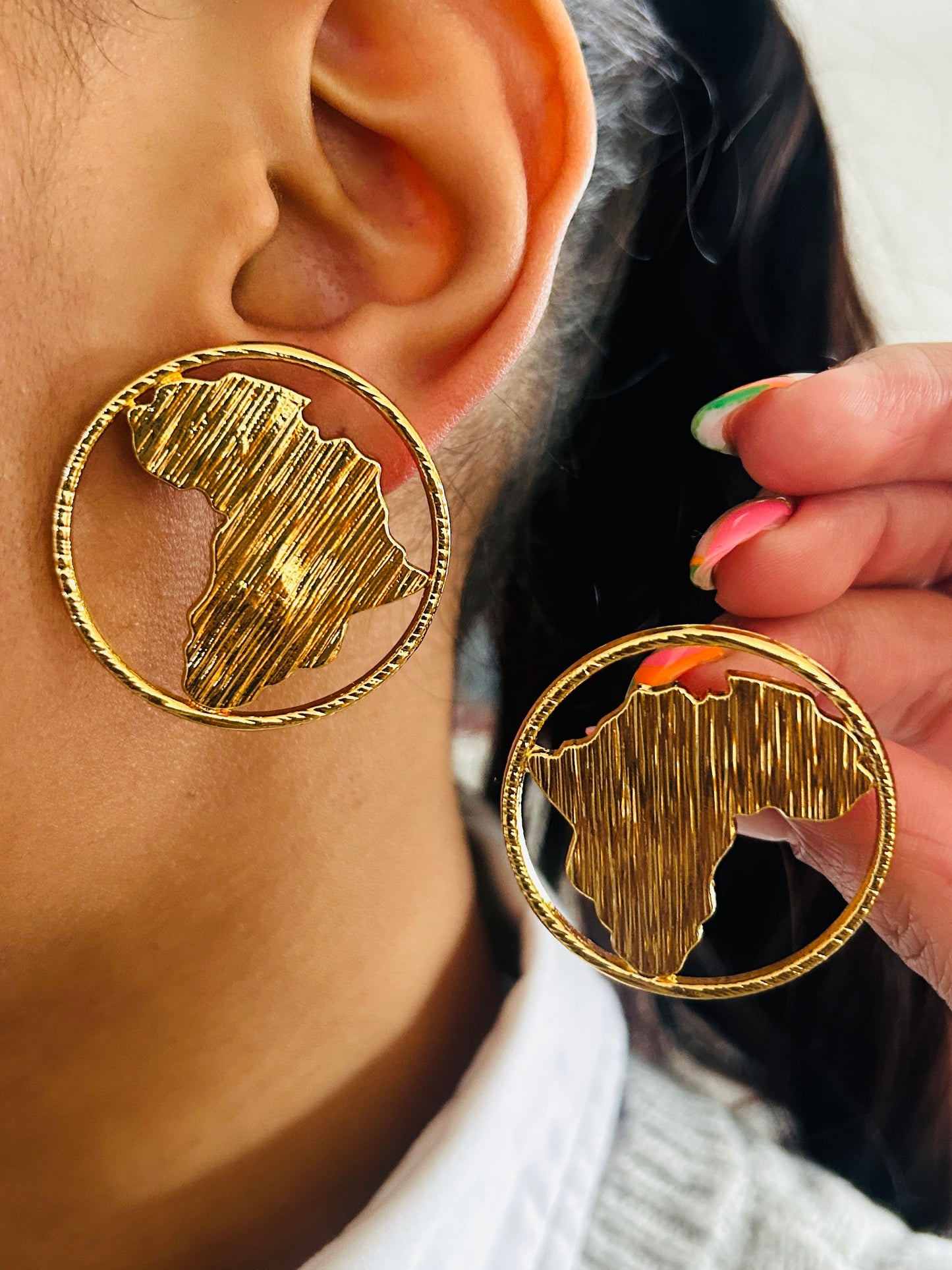 Boucle d'oreille fantaisie dorée