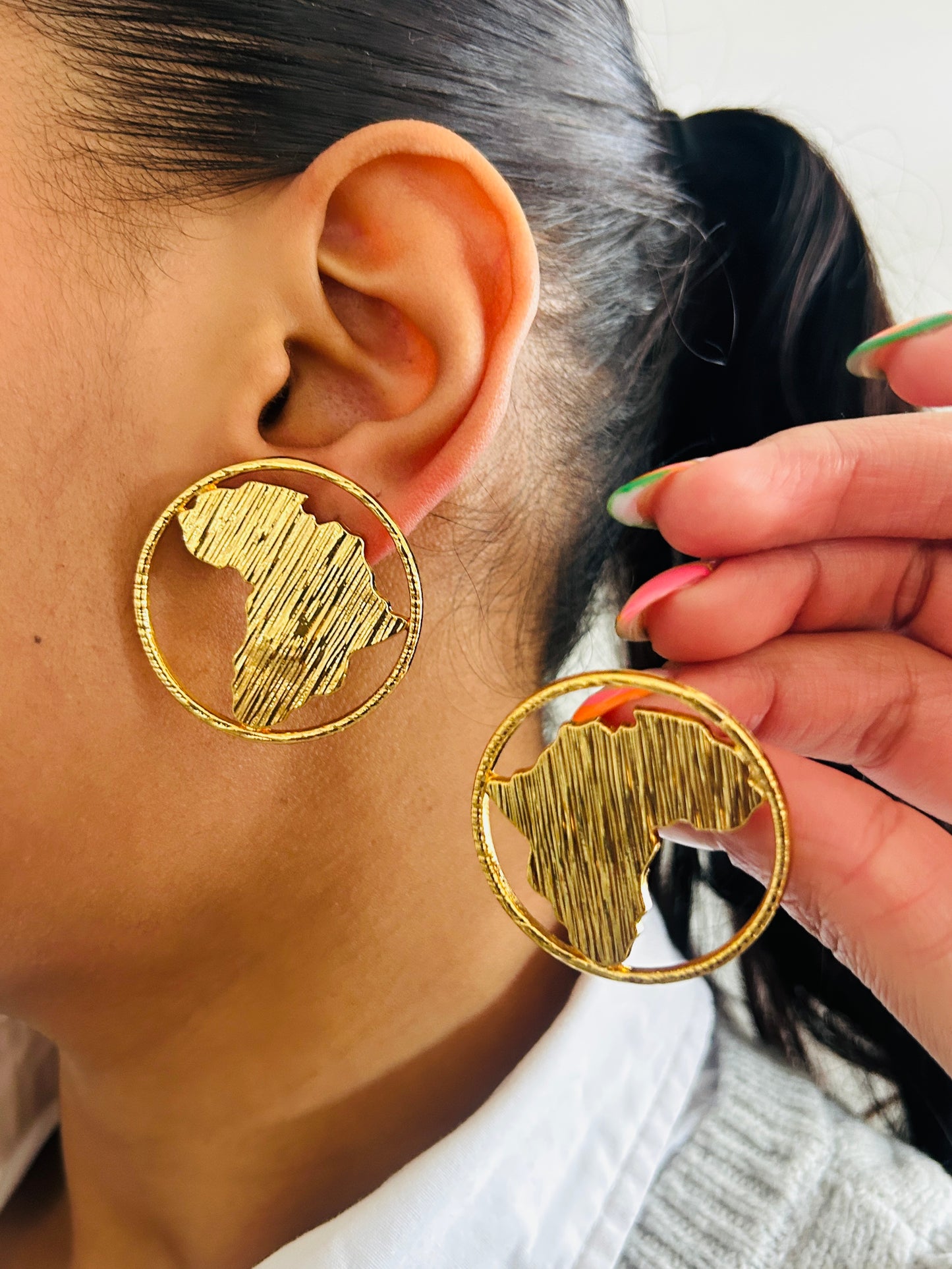 Boucle d'oreille fantaisie dorée