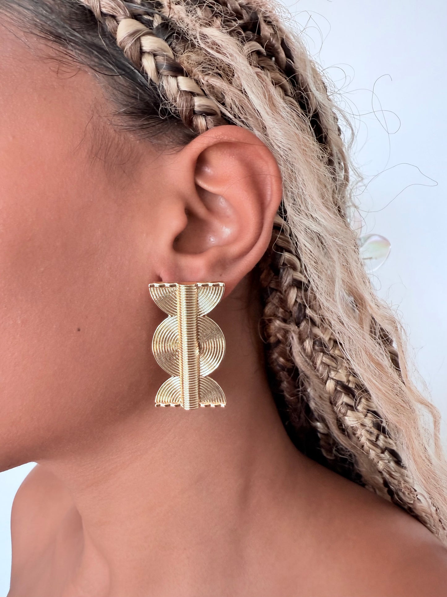 Boucle d'oreille fantaisie dorée