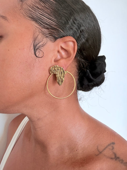 Boucle d'oreille fantaisie dorée