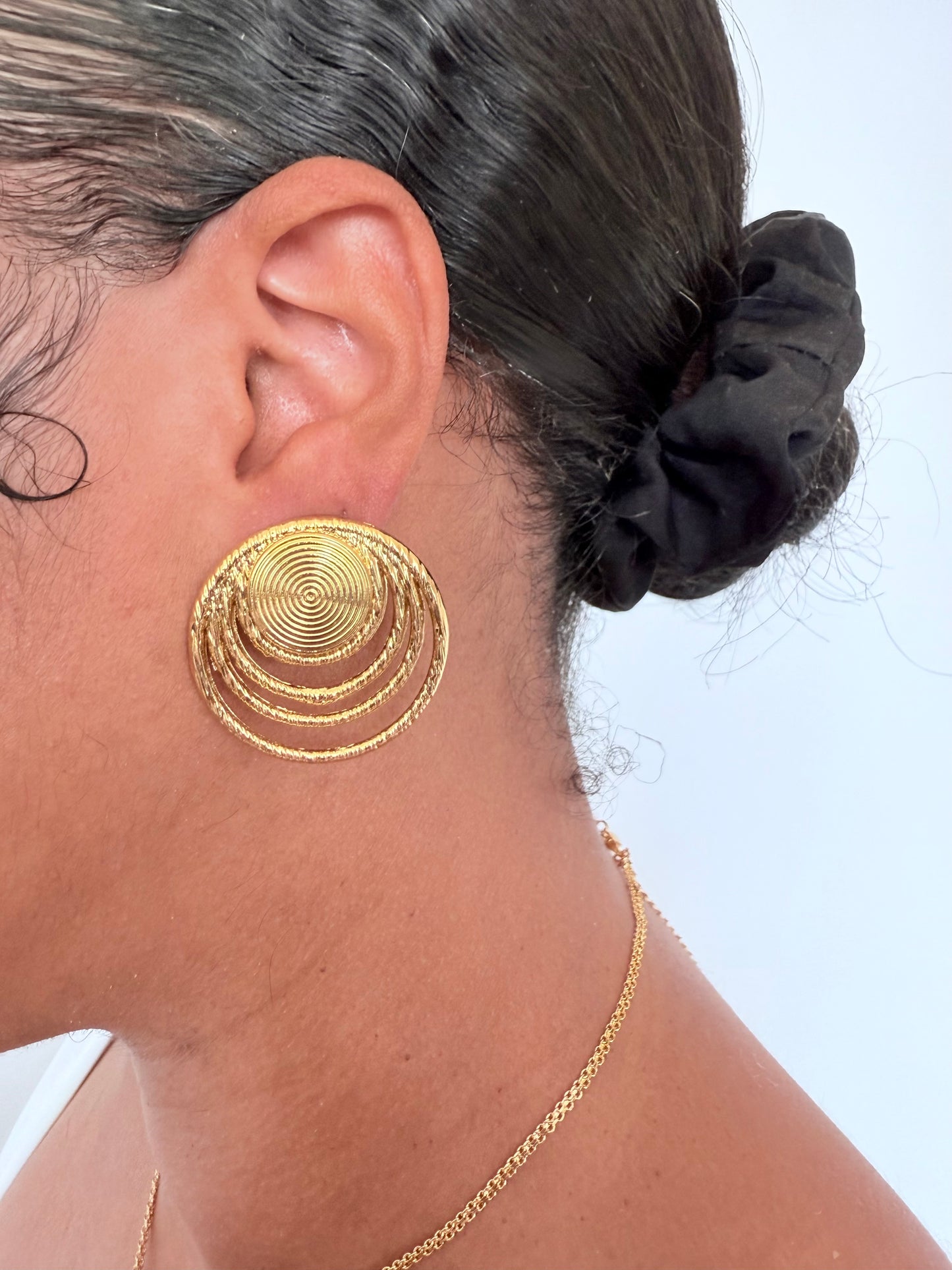 Boucle d'oreille fantaisie dorée