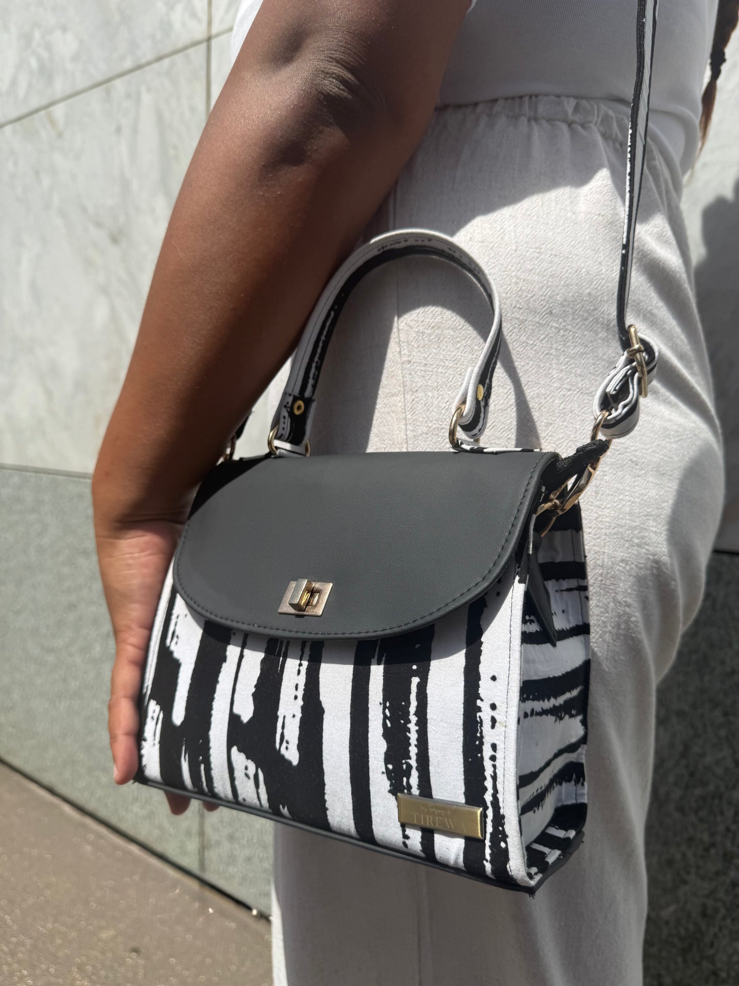 Mini Tacko Ebony