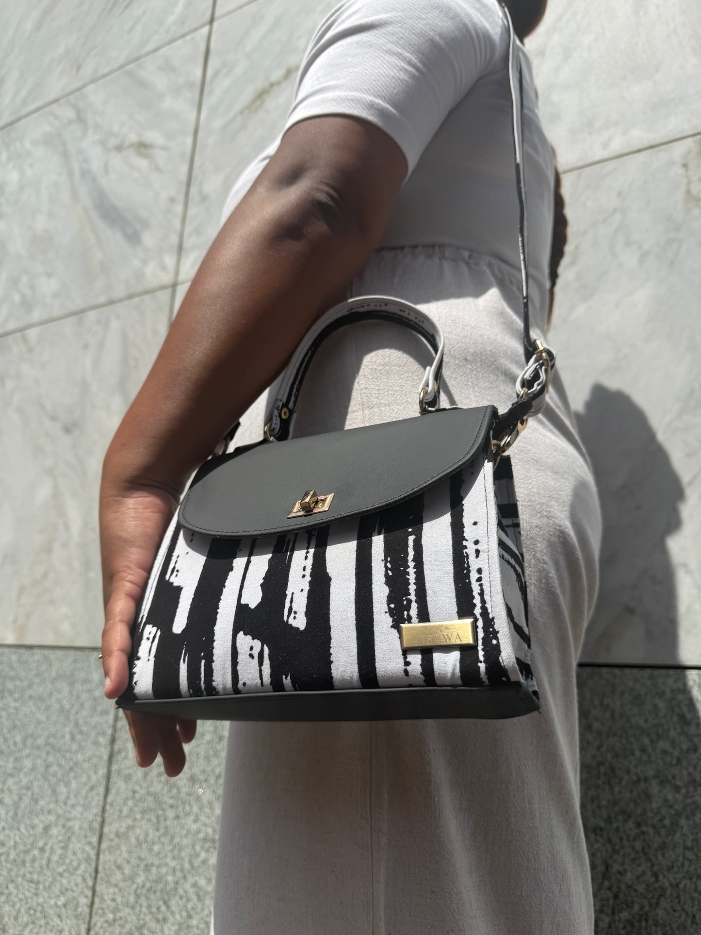 Mini Tacko Ebony