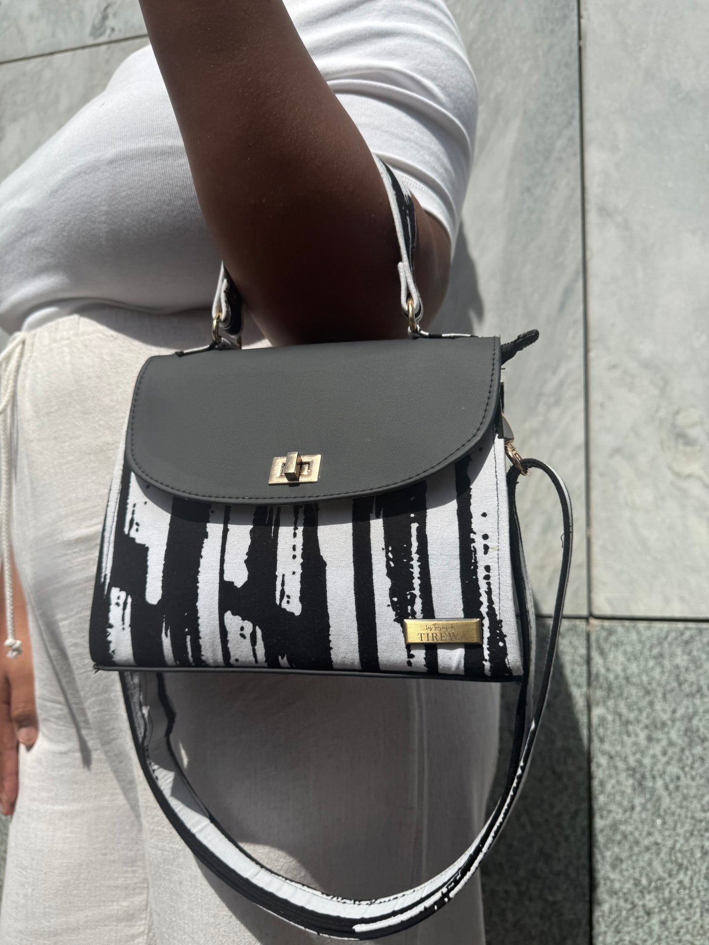 Mini Tacko Ebony
