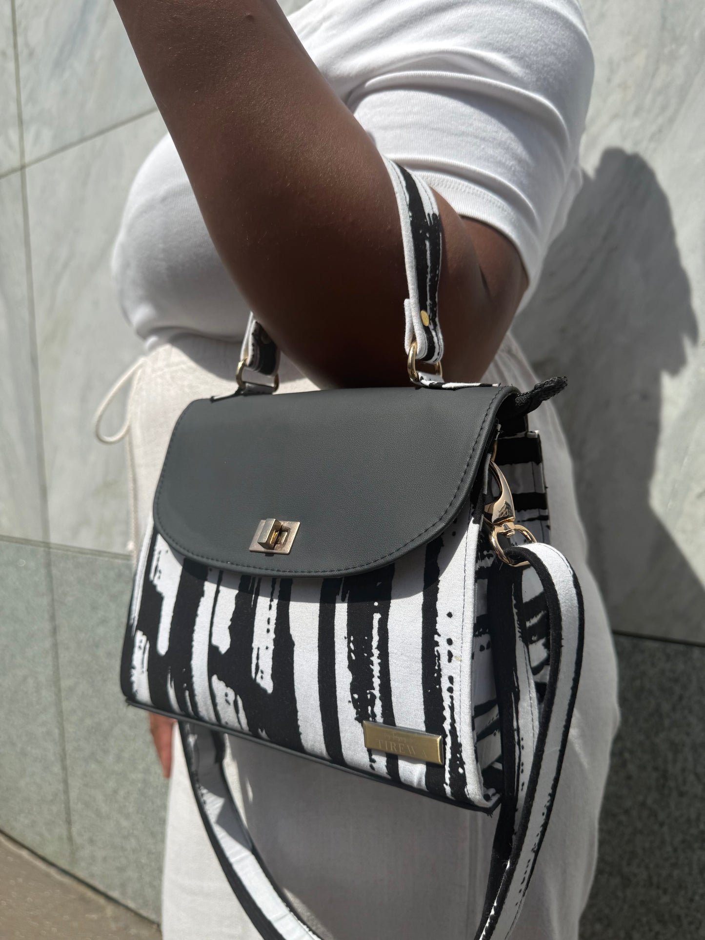 Mini Tacko Ebony