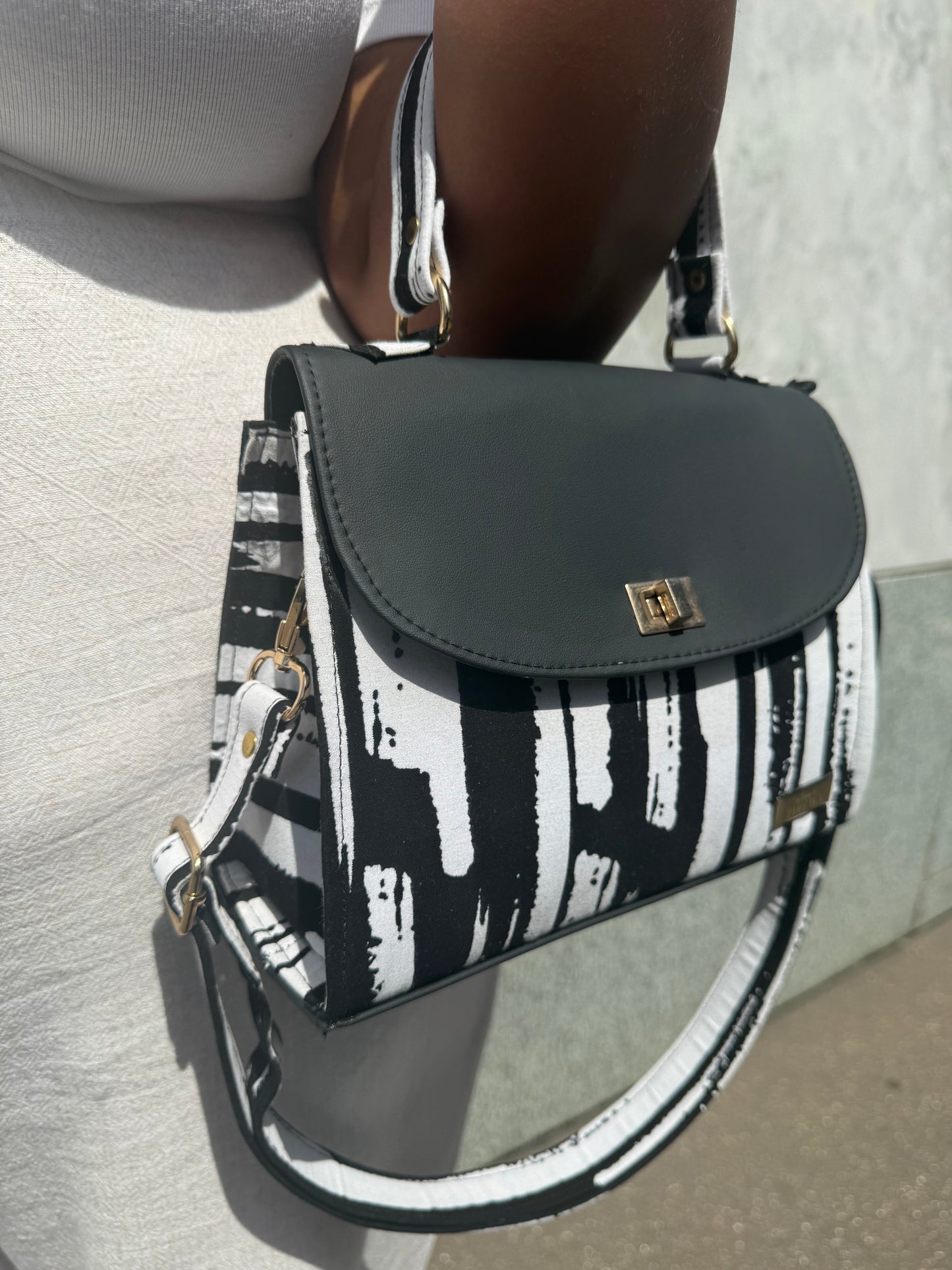 Mini Tacko Ebony