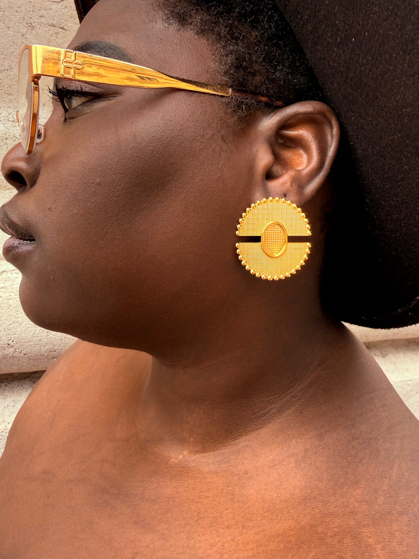 Boucles d’oreilles ethniques dorées Afro Chic