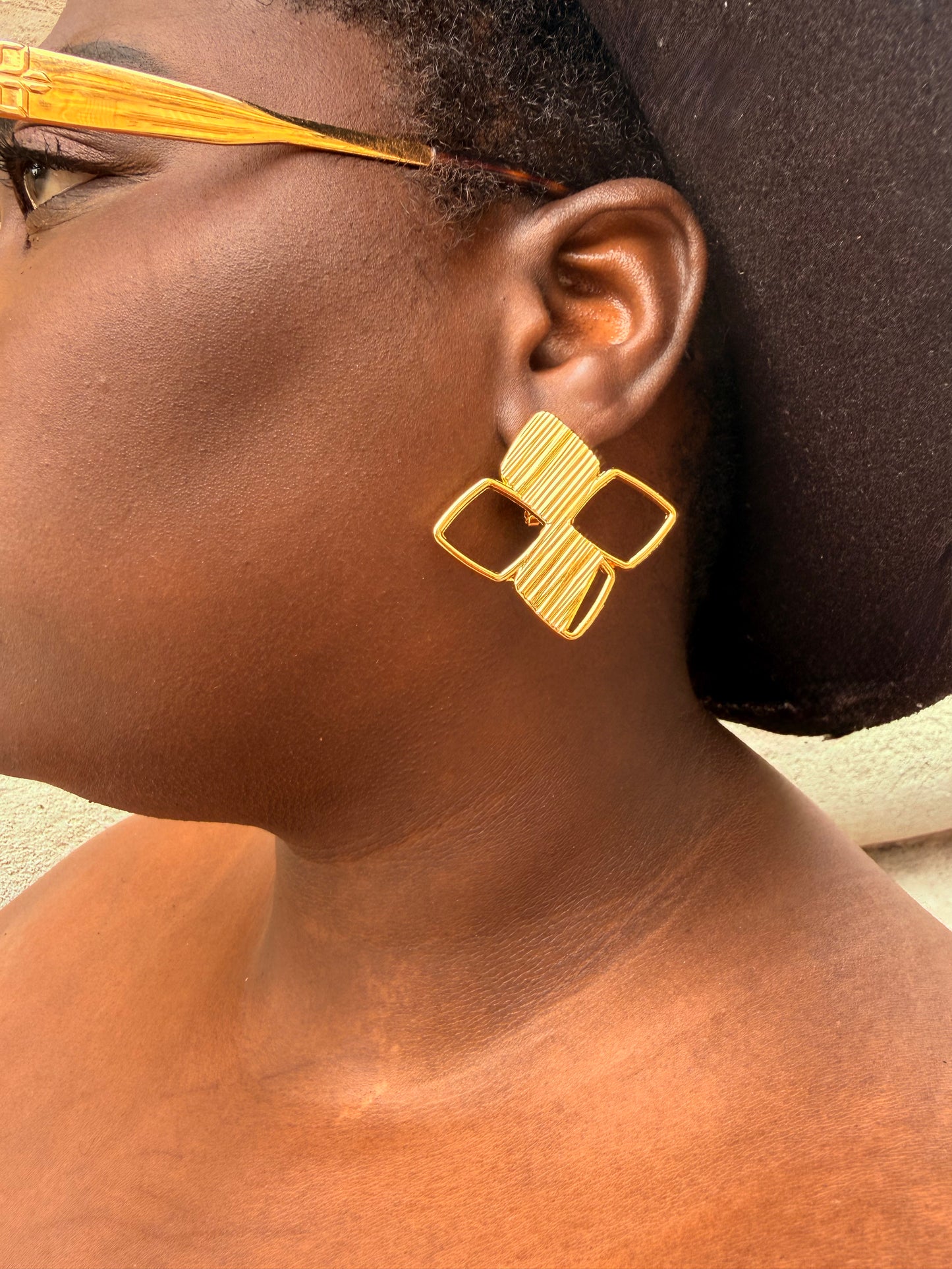 Boucles d’oreilles ethniques dorées Afro Chic