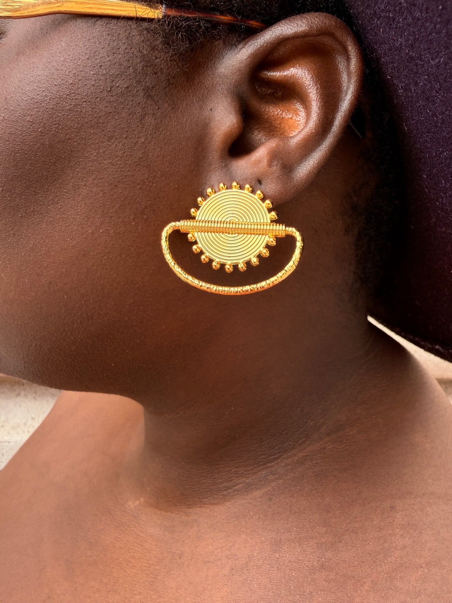 Boucles d’oreilles ethniques dorées Afro Chic