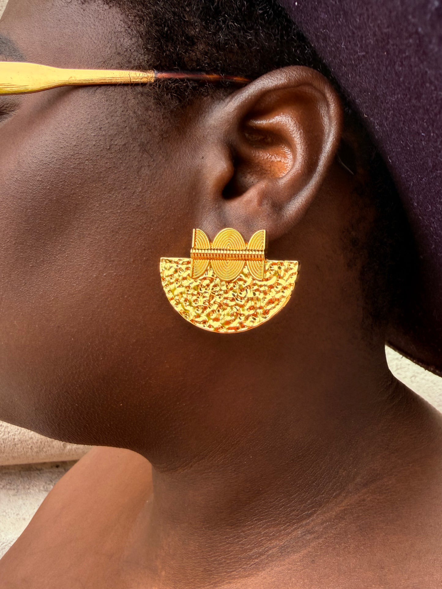 Boucles d’oreilles ethniques dorées Afro Chic
