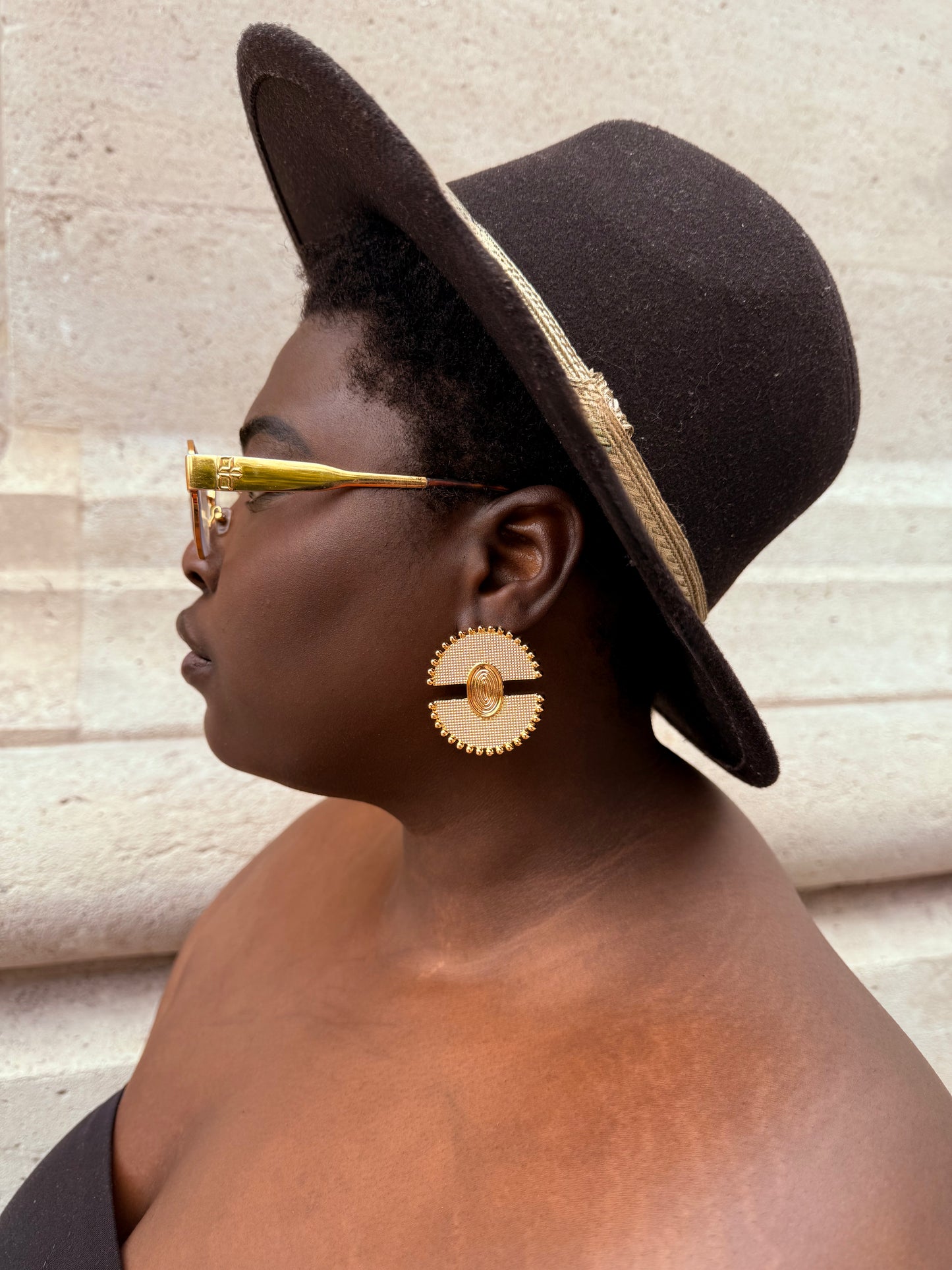 Boucles d’oreilles ethniques dorées Afro Chic