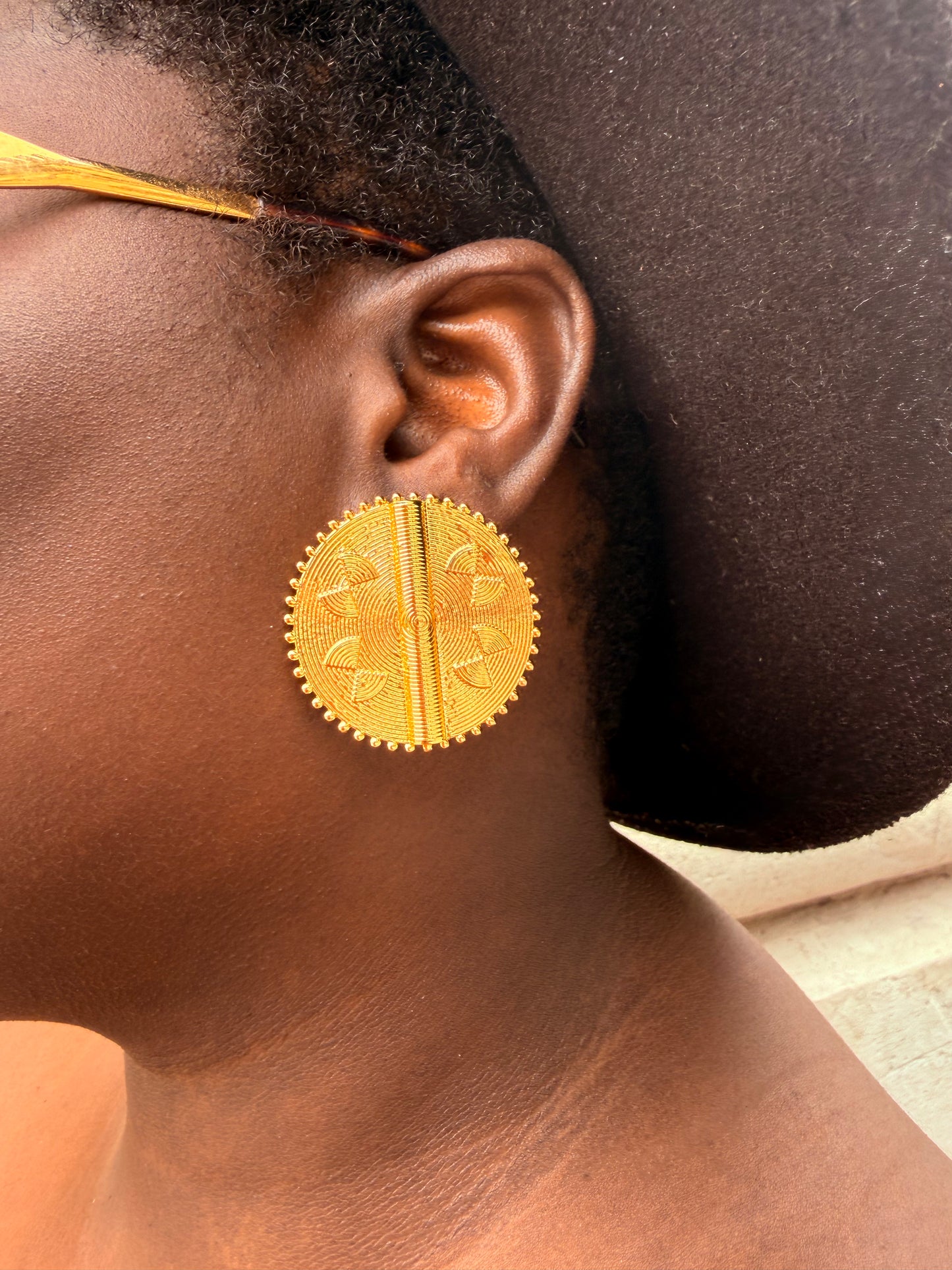 Boucles d’oreilles ethniques dorées Afro Chic