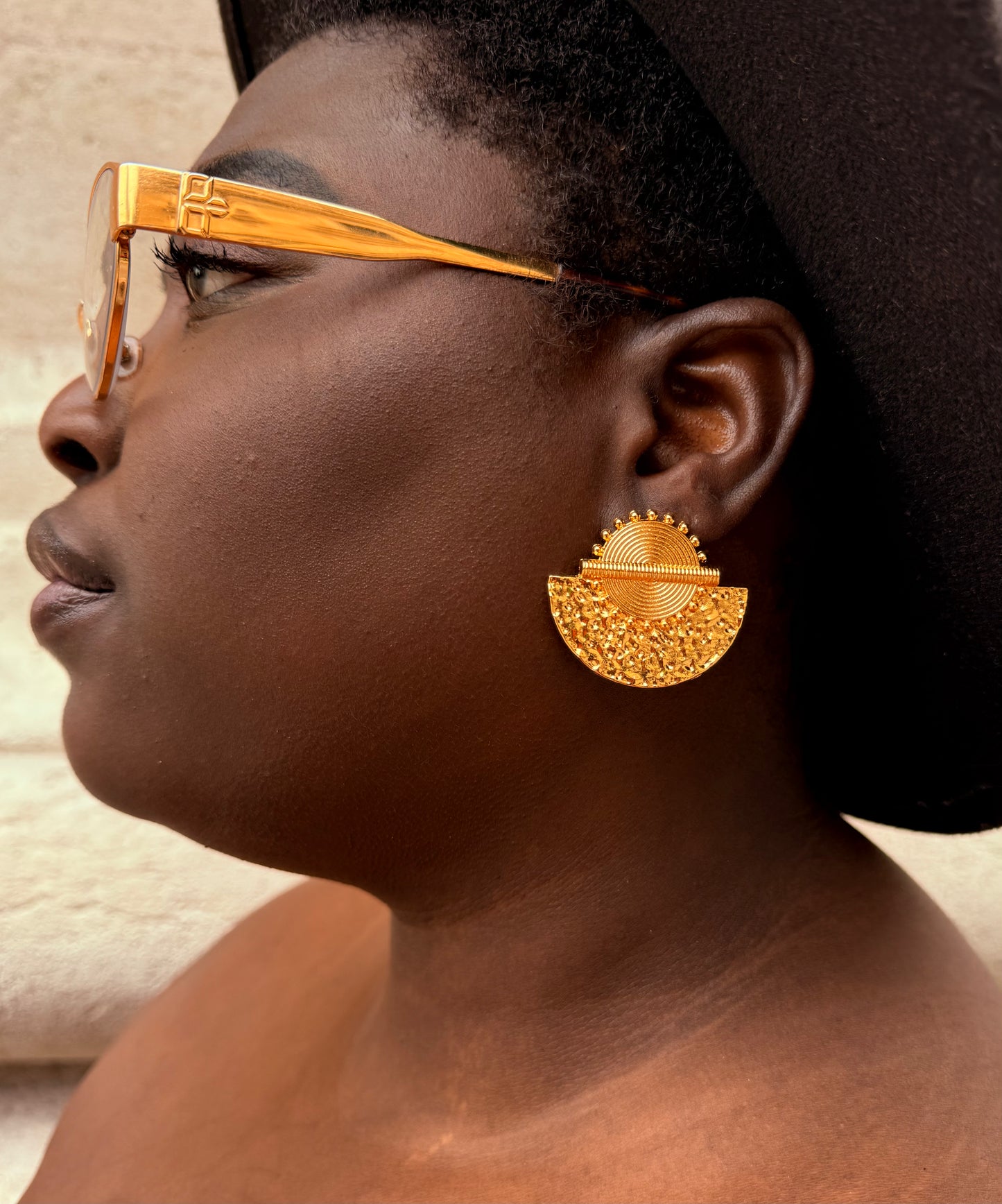Boucles d’oreilles ethniques dorées Afro Chic