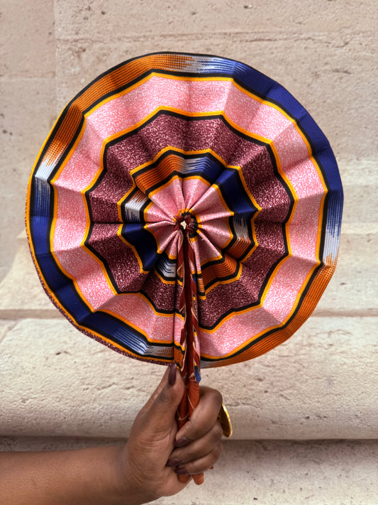 Éventail artisanal en wax & cuir
