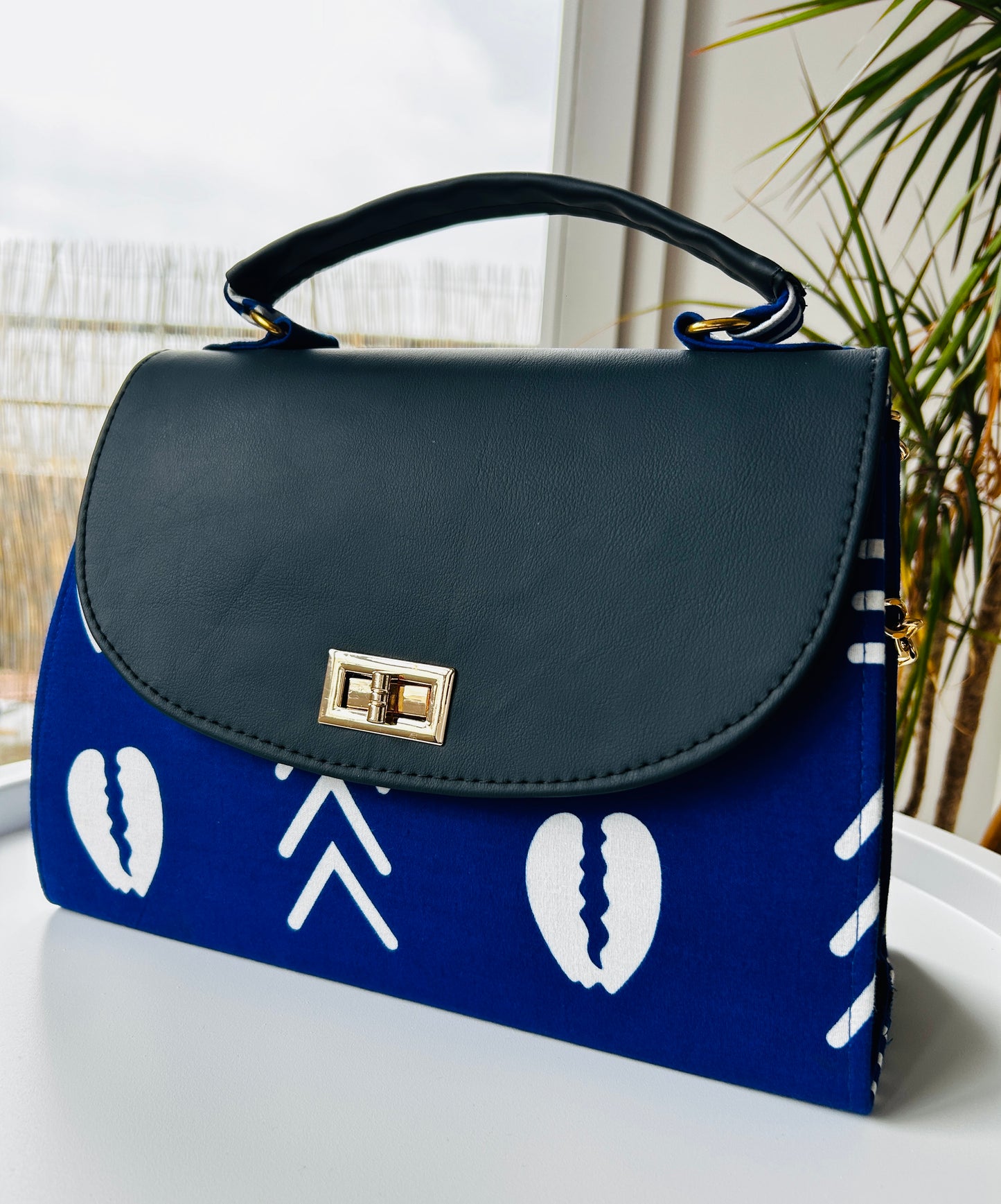 Sac à main Jala Bogo bleu, chic et élégant