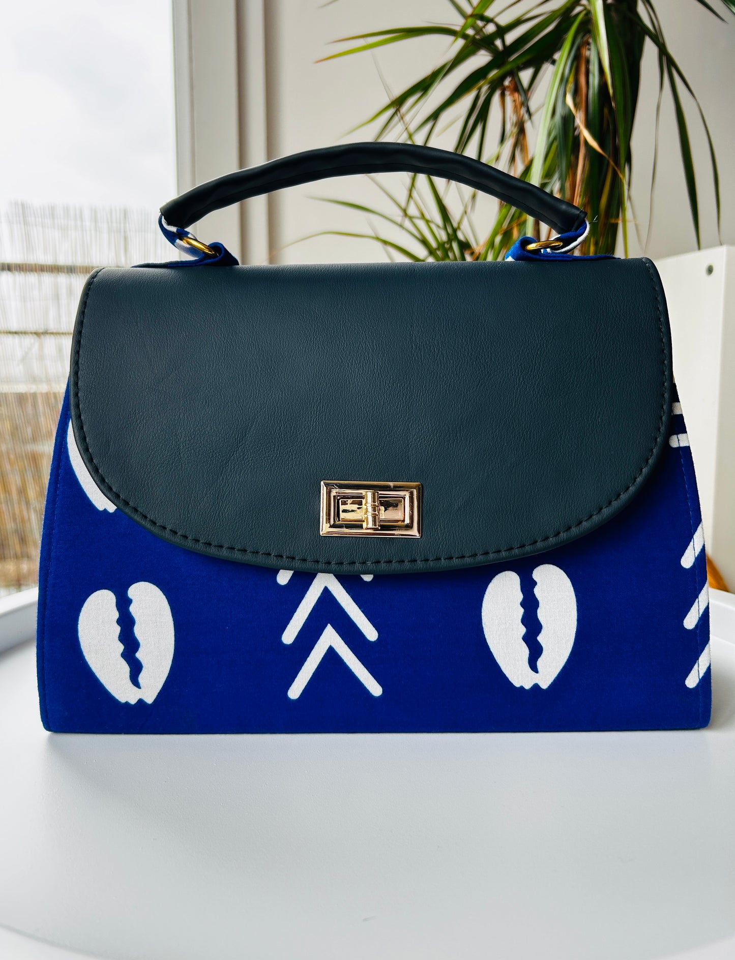 Sac à main Jala Bogo bleu, chic et élégant